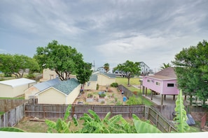 Property grounds - NEW! Welcoming San Leon Home (Pet Friendly!) (San Leon)