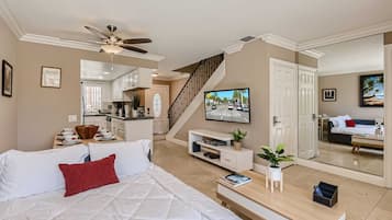 3 bedrooms, desk, iron/ironing board, travel cot