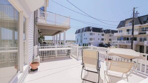 Terrace/patio - localSTR - Beach Block Oasis - 4,000sqft + 5 Bed (Atlantic City)