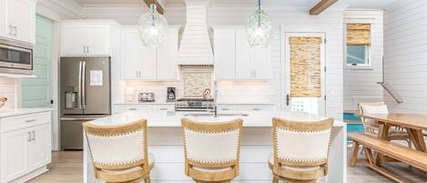 House, Multiple Beds, Pool Access, Pool View | Private kitchen