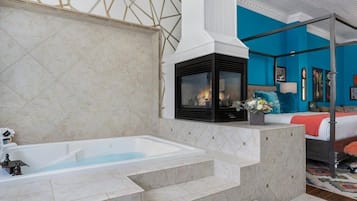 1 bedroom, desk, iron/ironing board, WiFi