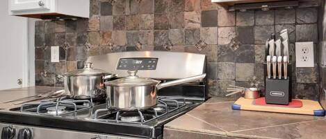 Fridge, microwave, oven, stovetop