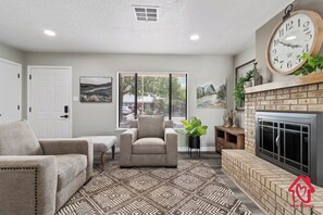 TV, fireplace, offices