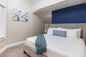 3 bedrooms, iron/ironing board, travel crib, WiFi - Spacious 3BRCondo near Wrigley/Dtwn +FreeParking (Chicago)