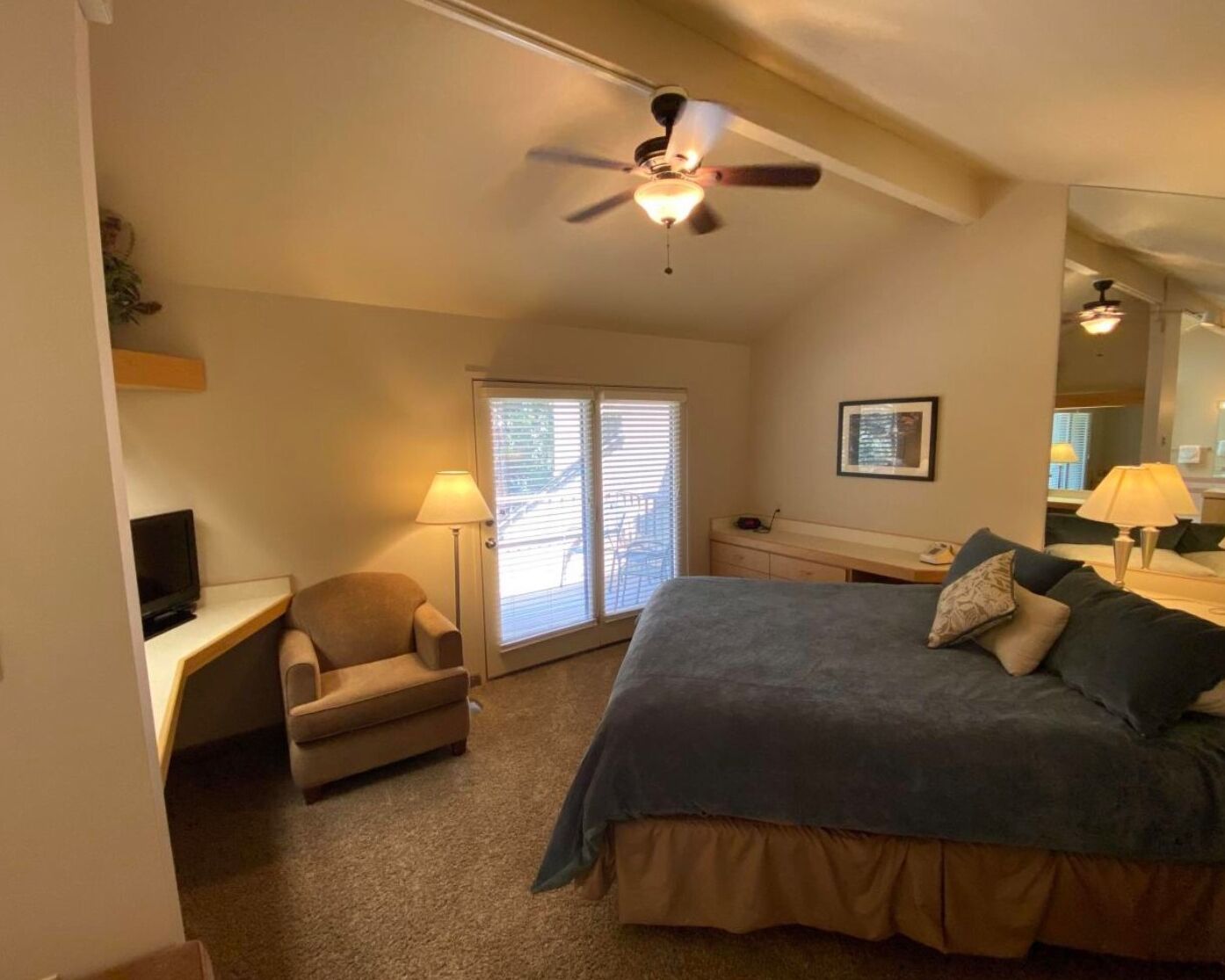 3 bedrooms, desk, iron/ironing board, free WiFi