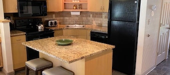 Large Condo on the 7th hole in Eagle Crest Resort!