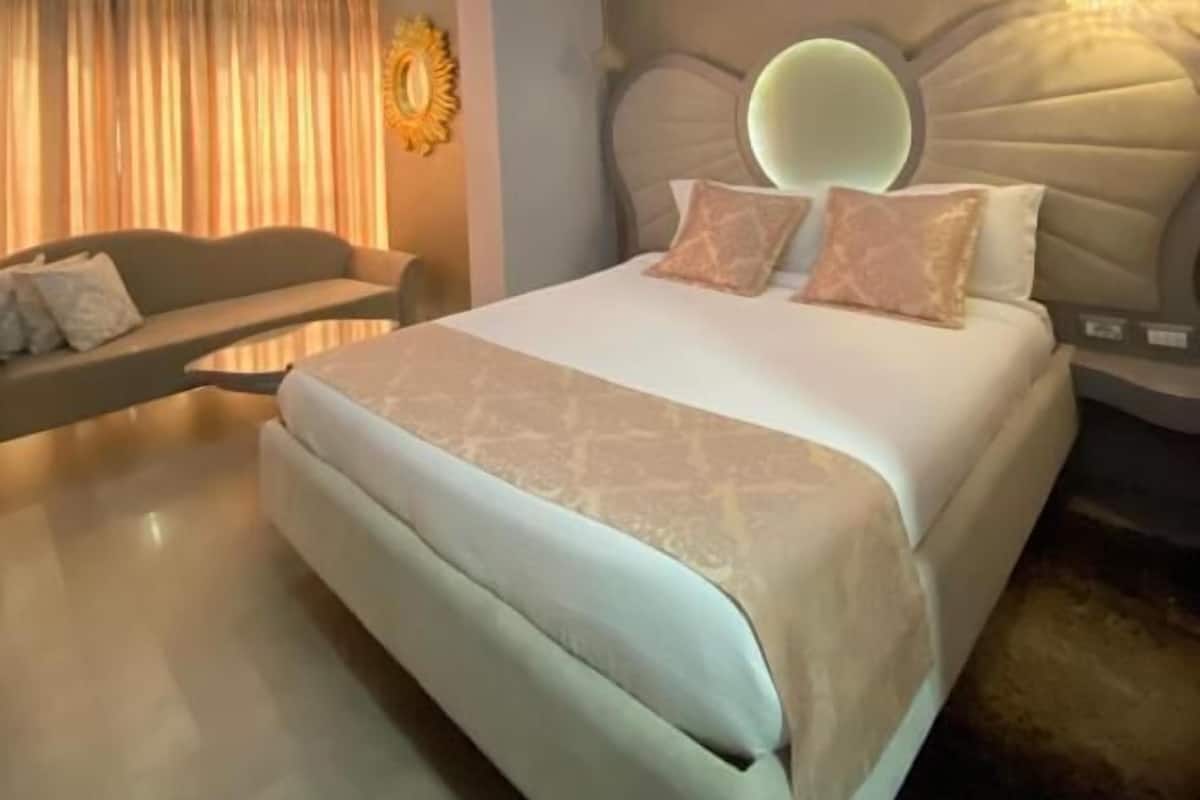 Double Room | In-room safe, soundproofing, iron/ironing board, free cots/infant beds