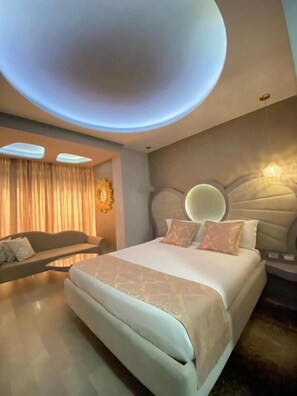Double Room | In-room safe, soundproofing, iron/ironing board, free cribs/infant beds - New W Hotel (Tirana)