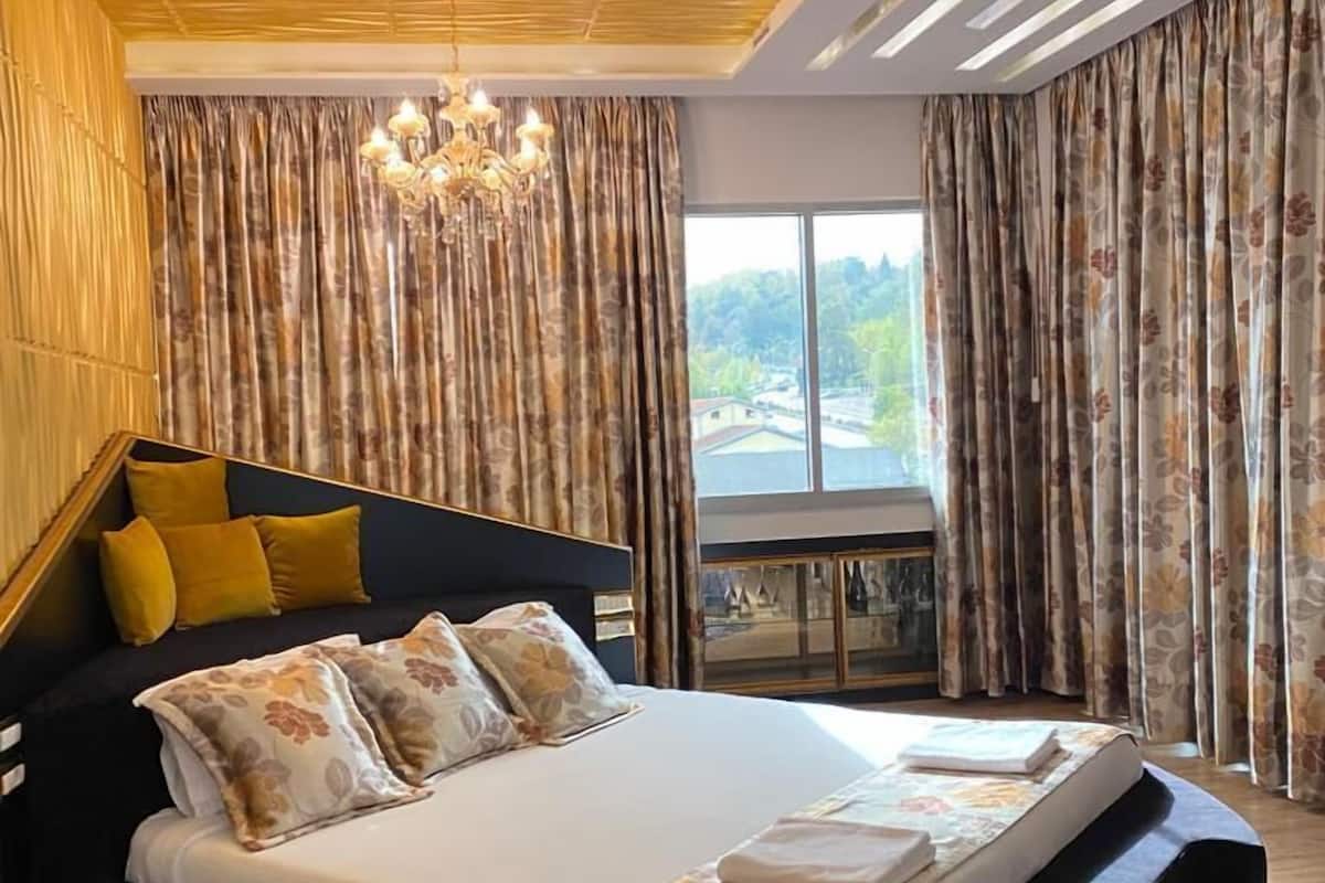 Studiosuite | Safe på rommet, lydisolert, strykejern/-brett og barnesenger (inkludert)