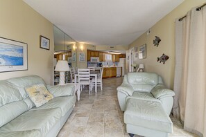 TV - Ocean Views, Balcony, Pool, STEPS to Beach, Restaurants, Shops (Wrightsville Beach)