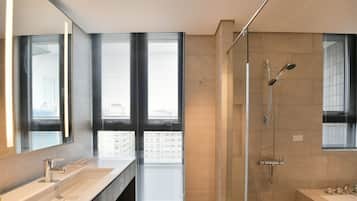 Luxury Double Room | Bathroom | Hair dryer, bidet, towels, toilet paper