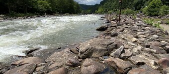 2 BR,1BA Spacious Mountain View Suite near Cherokee National Forest, Ocoee River