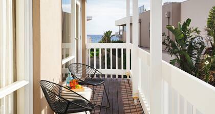 BOUTIQUE STAYS - Rest Ashored