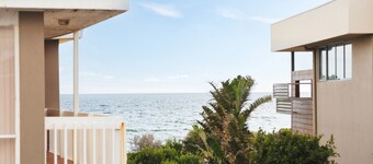 BOUTIQUE STAYS - Rest Ashored