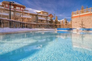 Piscine extérieure, piscine chauffée