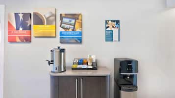 Skrivebord, skrivebord for bærbar PC og blendingsgardiner