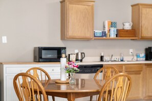 Dining - Delightful Duplex 2 beds 2 baths (Fort Smith)