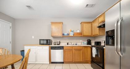 Delightful Duplex 2 beds 2 baths