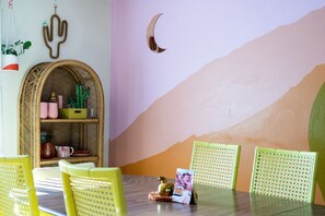 Outdoor dining - El Paseo | Relaxing Mid-Century Boho Home (Twentynine Palms)