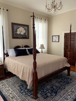 4 bedrooms, in-room safe, iron/ironing board, WiFi