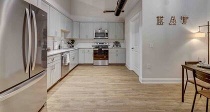 Washington303 · Luxury Industrial Style King SuiteB- Shawnee Mtn!