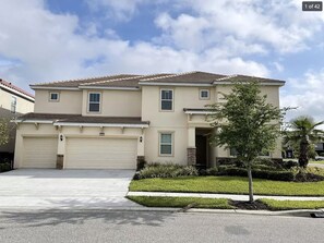 Exterior - Luxury 13 Bedroom Disney Villa Pool SPA Game Room WI-FI by RedAwning (Davenport)