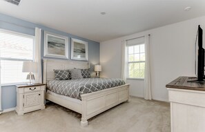 9 bedrooms, travel cot, WiFi, bed sheets