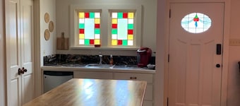 Quaint guest house is within walking distance to downtown.