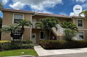 Exterior - Golf Membership Available! Top Floor Condo, Pickleball, Near Naples Beaches (Naples)