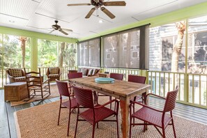 House, Multiple Beds, Kitchen, Garden View | Dining