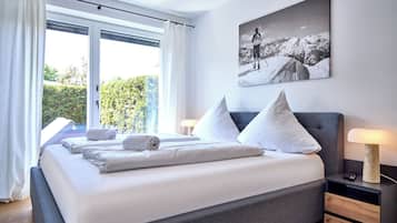 3 bedrooms, iron/ironing board, travel crib, free WiFi