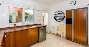 Fridge, microwave, stovetop, toaster
