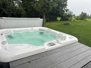 Baignoire à remous extérieure