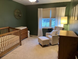 5 chambres, bureau, fer et planche à repasser, accès au Wi-Fi (inclus)