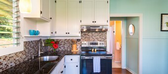 Cozy Cottage in Honoka'a with ocean view from front Lani.