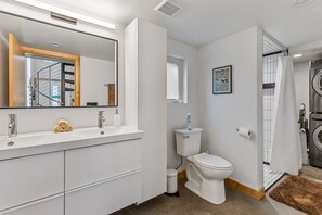 Shower, hair dryer, towels - NoHo Loft  |1BR/1BA | Spend Spring in Flagstaff! (Flagstaff)