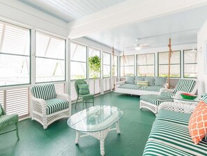 獨棟房屋, 多張床, 私人泳池, 花園景觀 | 5 間臥室、獨特裝潢、布置獨特、書桌