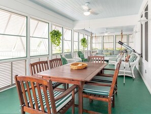 House, Multiple Beds, Private Pool, Garden View | Dining