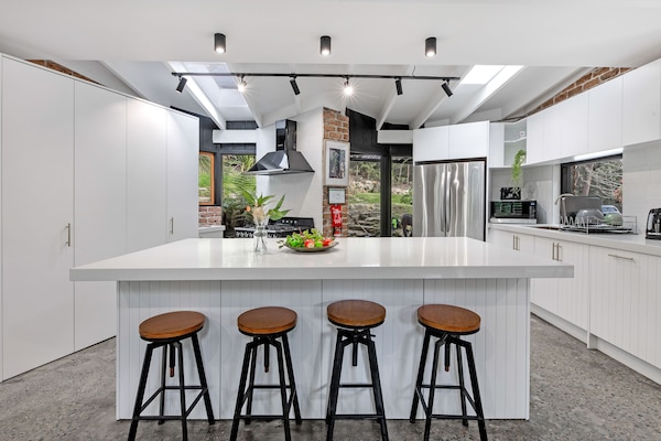 Køleskab, mikrobølgeovn, ovn, kogeplade