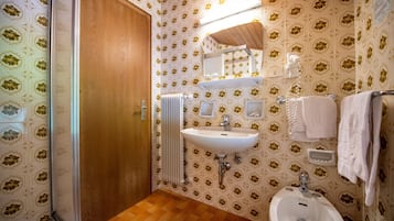 Douche, serviettes fournies