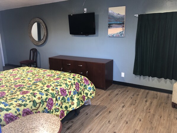 Single Room | Free WiFi, bed sheets - Kings Castle Motel (Los Angeles)