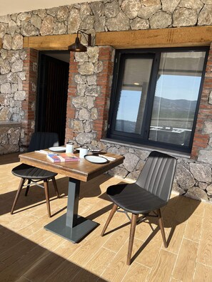 Deluxe Triple Room | Terrace/patio