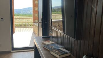 Deluxe Triple Room | Tempur-Pedic beds, in-room safe, blackout drapes, soundproofing