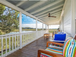 Property grounds - Chimney Pot Cottage by Tybee Vacation Rentals (Tybee Island)