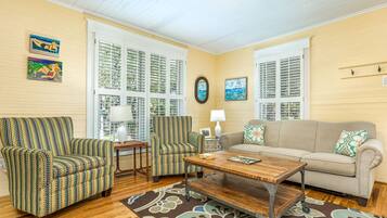 House, Multiple Beds, Kitchen | Living area | TV