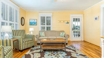 House, Multiple Beds, Kitchen | Living area | TV