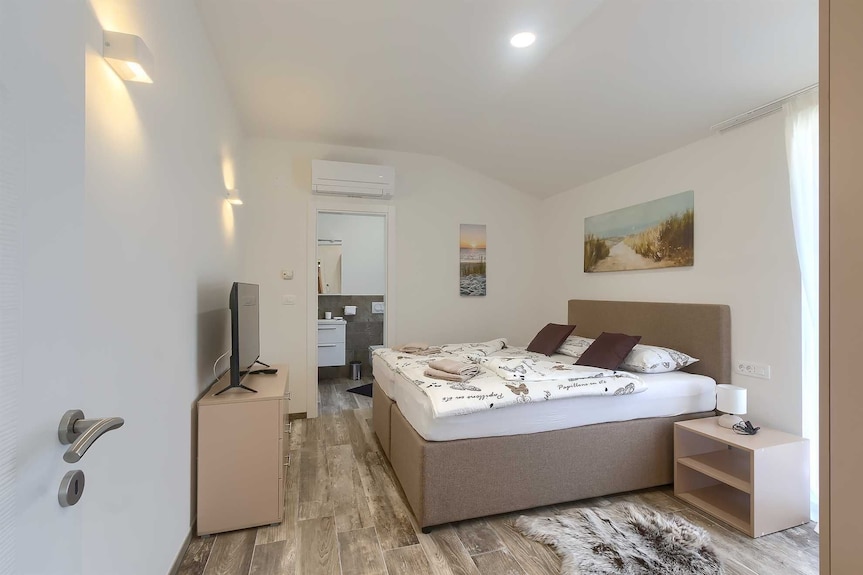 Brand New Modern Apartment For 4+2 Guests With Shared Pool - Novigrad