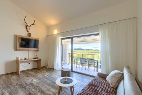 Brandneues, modernes Apartment für 4+2 Gäste mit Gemeinschaftspool