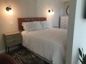 2 bedrooms, in-room safe, iron/ironing board, free WiFi