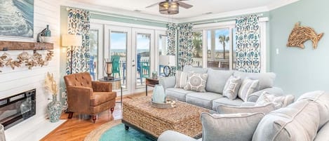 Condo, Multiple Beds, Kitchen, Ocean View | Living area